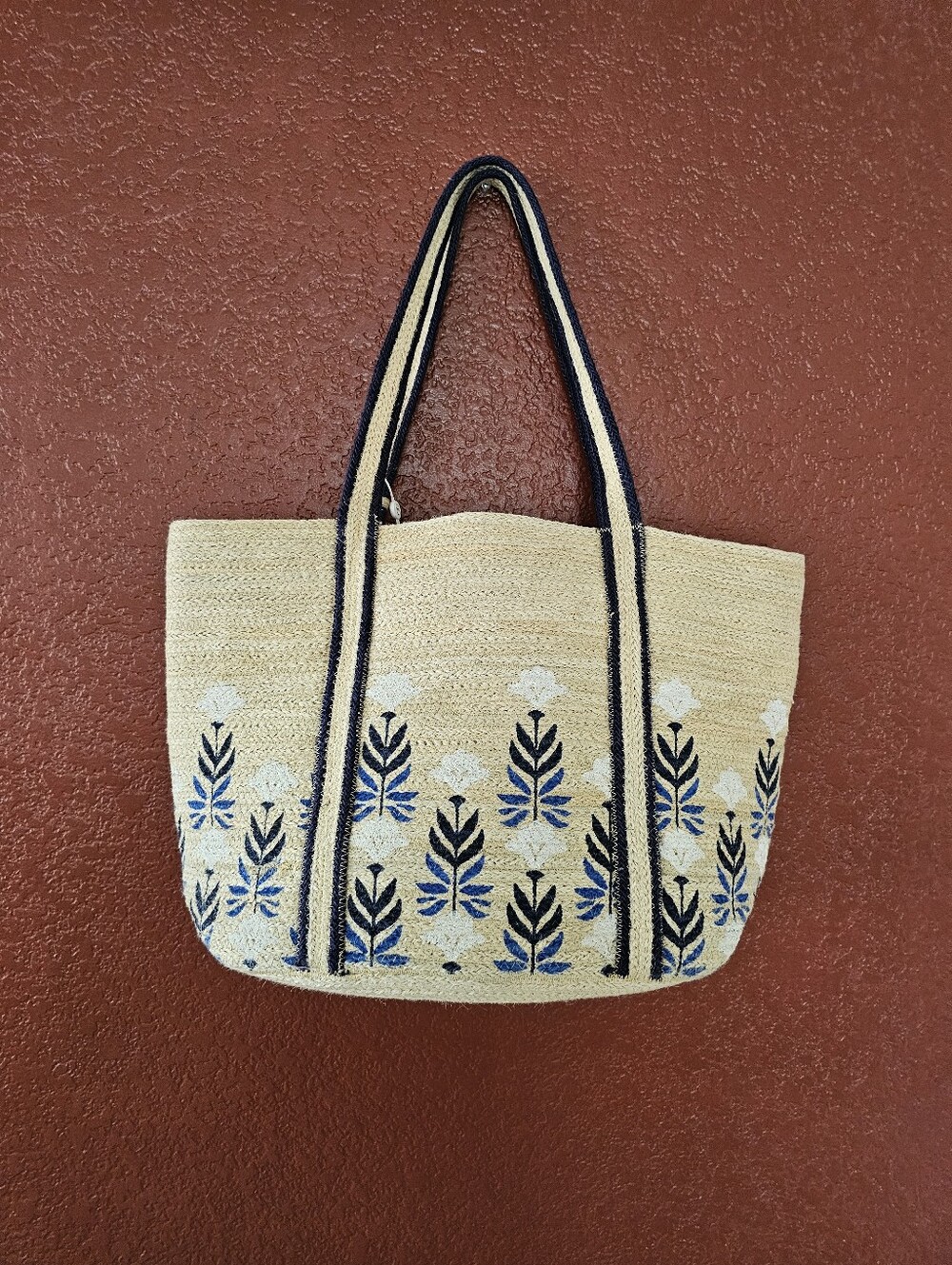 Shiraleah Natural Straw Tote - Picture 4 of 10
